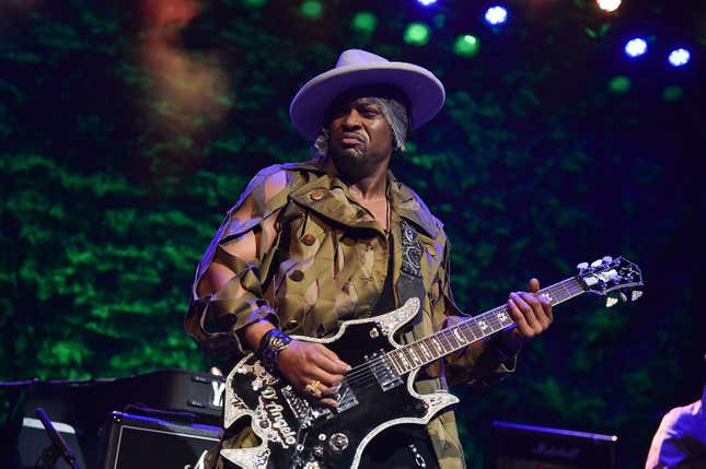 D’Angelo performs onstage at The Tabernacle on June 14, 2015 in Atlanta, Georgia.