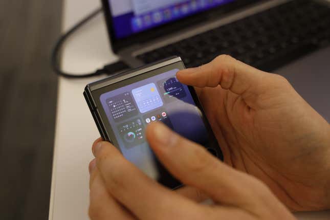 Image for article titled Galaxy Z Flip 5: First Thoughts on Samsung&#39;s New Clamshell Foldable