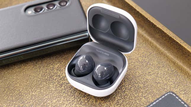 Image for article titled The Galaxy Buds 2 Take Aim At AirPods Pro