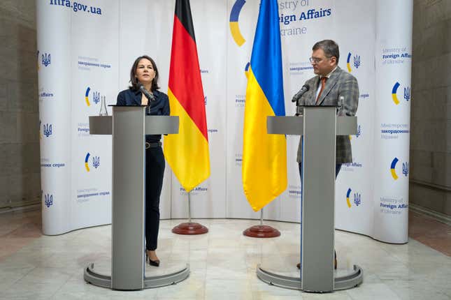 German Foreign Minister Annalena Baerbock, left, and Ukrainian Foreign Minister Dmytro Kuleba attend joint news conference following their talks in Kyiv, Ukraine, Monday, Sept. 11, 2022. (AP Photo/Efrem Lukatsky/Pool)