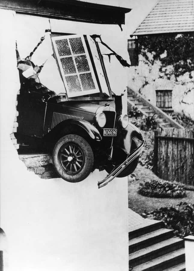 Traffic accident: A car drove against a house. Picture taken by P & A 1931