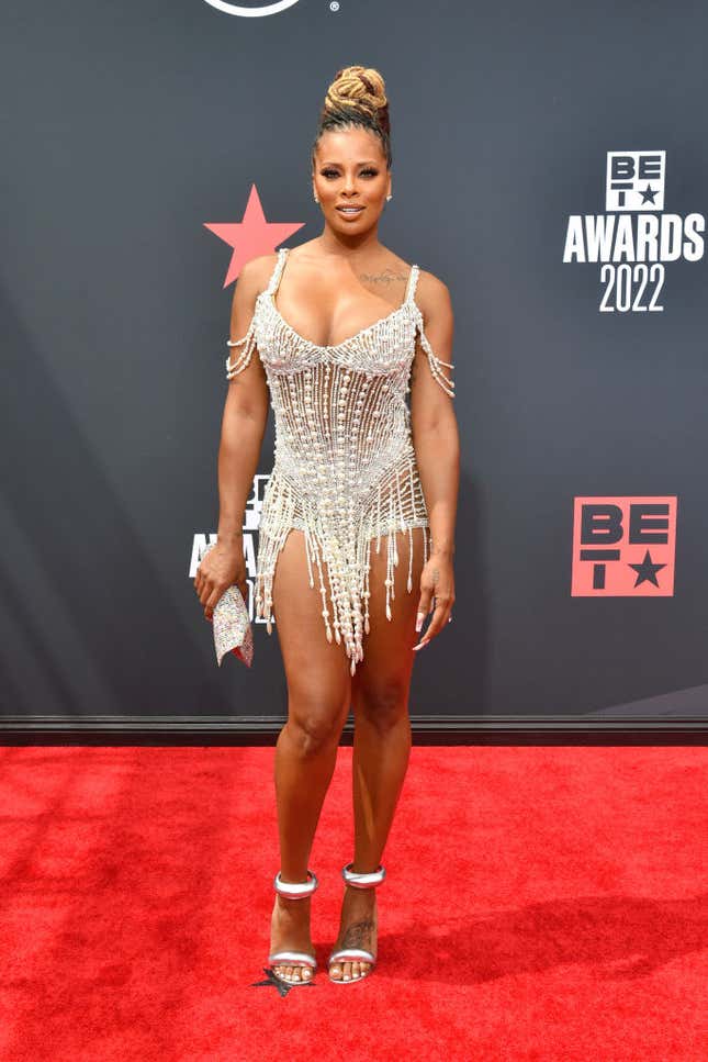 Image for article titled BET Awards 2022: Red Carpet Looks