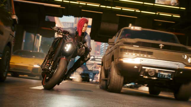 V rides a motorcycle on a busy street in Cyberpunk 2077.