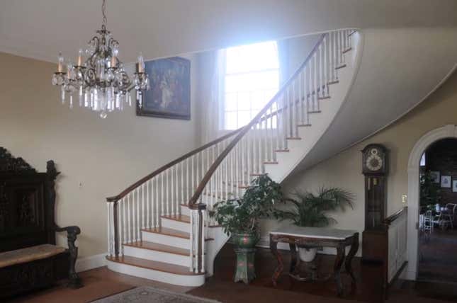 Image for article titled Take a Peek Inside America&#39;s Most Notorious Southern Plantation Mansions