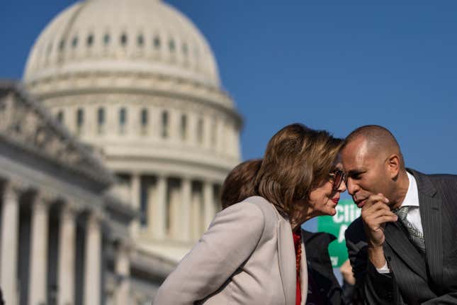 Nancy Pelosi (Left), Hakeem Jeffries (Right)