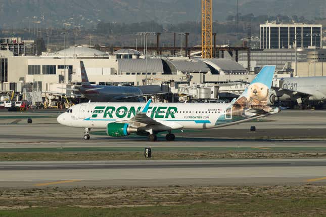 Image for article titled Frontier Airlines is trying to merge with Spirit — again