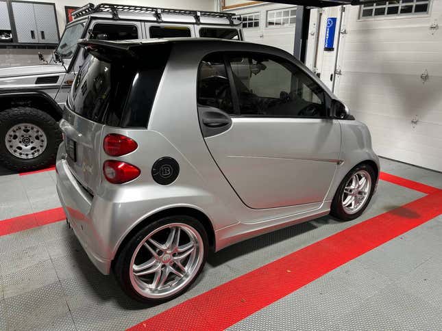 Image for article titled At $9,800, Does This 2013 Smart ForTwo Brabus Measure Up?