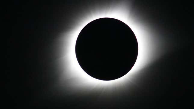 Ein Blick auf die Sonnenfinsternis im August 2017, aufgenommen von Madras, Oregon.