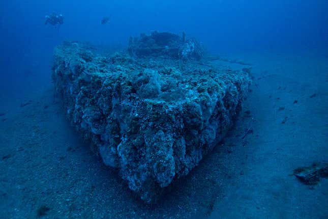 Image for article titled A Drone Exploring Civil War Shipwrecks in the &#39;Graveyard of the Atlantic&#39; Is Oddly Relaxing to Watch