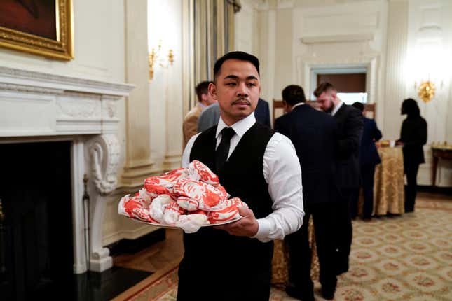 Image for article titled Trump finally got the White House banquet of his dreams