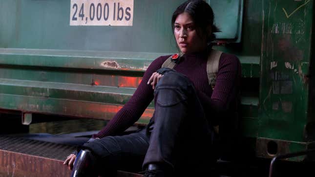 Alaqua Cox, Marvel's Hawkeye'daki Echo rolünde.