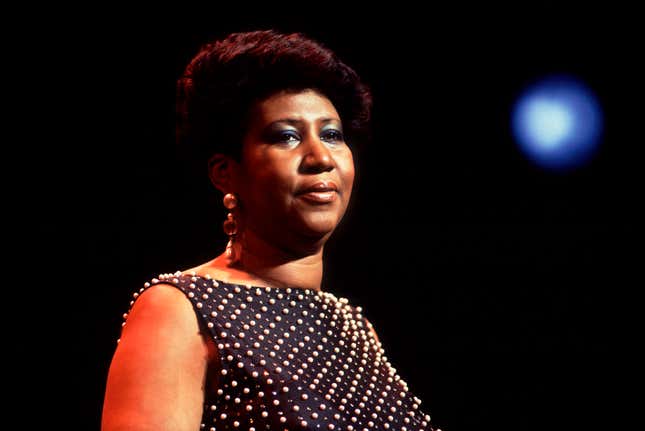 American musician Aretha Franklin performs on stage at the Chicago Theater, Chicago, Illinois, December 15, 1986. 