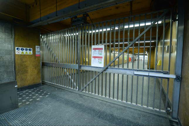 Metro station closed following the terrorist threat has increased to 4 in Brussels, Belgium, 21 November 2015.