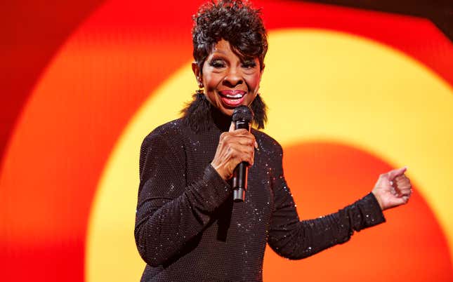 Gladys Knight tritt beim 50. Jubiläums-Special der American Music Awards in Los Angeles, Kalifornien, auf.