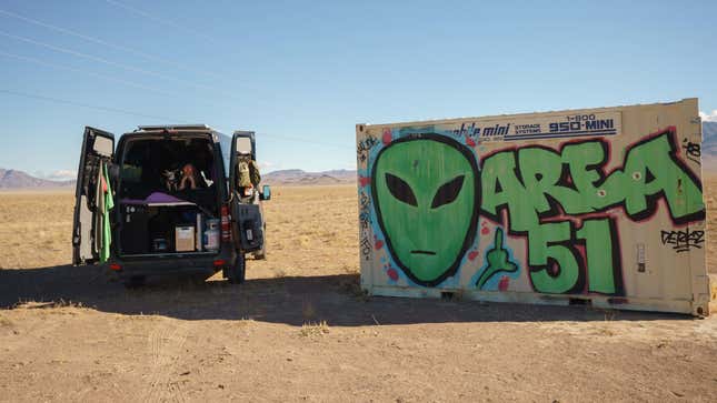 Image for article titled Can Whoever Is Driving the UFOs Come Pick Me Up?