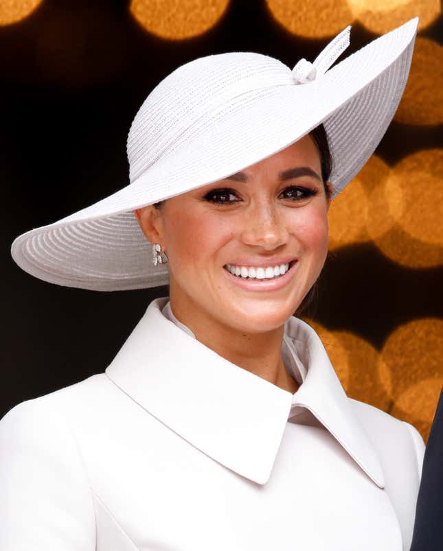 Image for article titled 15 Other Times Meghan Markle Dismissed the Royal Rules and Traditions