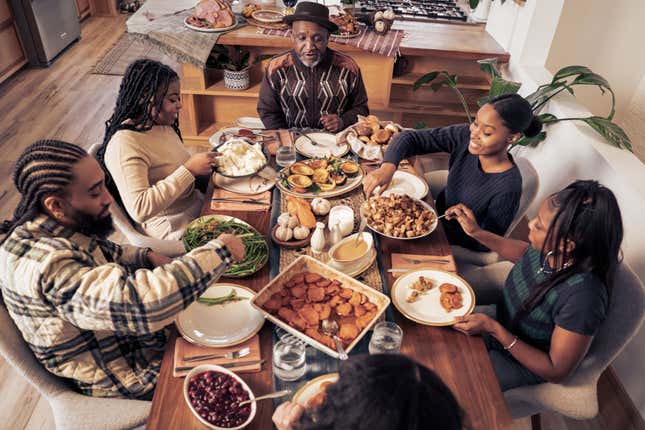 Image de l'article intitulé 17 plats qui devraient être interdits lors du Thanksgiving des Noirs