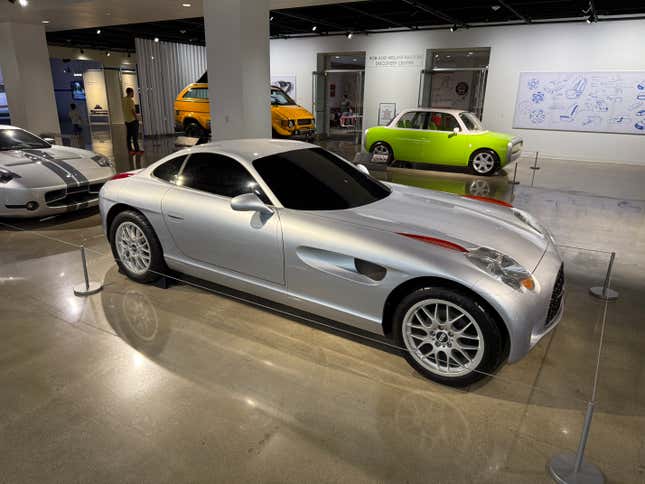 Side view of the silver Chrysler Lugano concept model