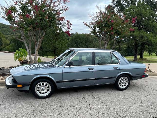 Bild für Artikel mit der Überschrift: Ist dieser BMW 535i von 1988 für 23.900 US-Dollar ein einwandfreier Deal?