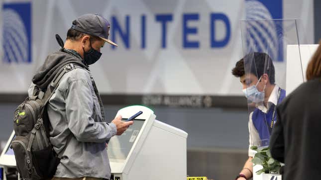 Image for article titled Welp, That Didn&#39;t Last Long: Airlines Welcome Back Banned Anti-Maskers