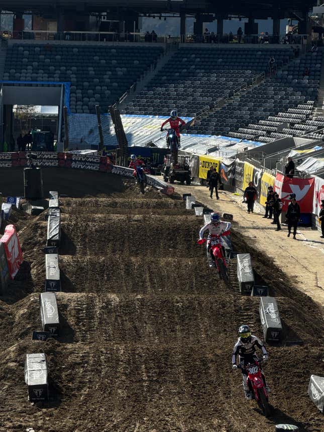 Image for article titled AMA Supercross Is The Pinnacle Of Motorsport As Spectacle