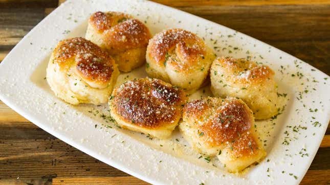 Platter of garlic knots