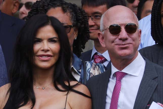 Jeff Bezos and his fiancé Lauren Sanchez 