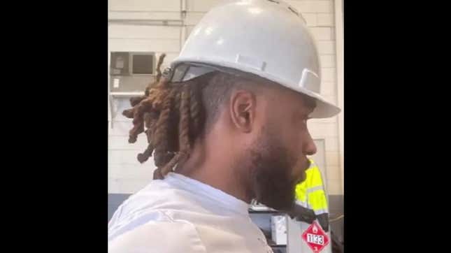 Image for article titled Illinois Black Man Allegedly Fired From Trucking Company For Refusing To Cut Locs...in 2024