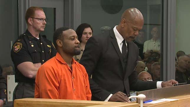 Image for article titled Legal Expert Weighs in on Rodney Hinton's Mental Health Defense