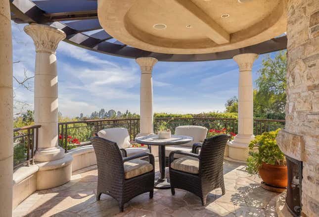Image for article titled A Look at Quincy Jones&#39; Ultra-Lavish, $60 Million Megamansion in Bel-Air