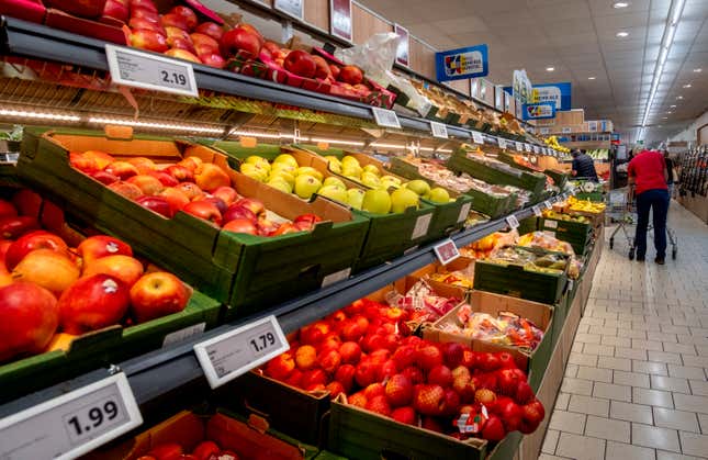 FILE - Fruits are pictured in a discounter in Frankfurt, Germany, Thursday, Sept. 28, 2023. Europeans again saw some relief as inflation dropped to 2.4% in November, the lowest in more than two years, as plummeting energy costs have eased a cost-of-living crisis but higher interest rates squeeze the economy&#39;s ability to grow.(AP Photo/Michael Probst, File)