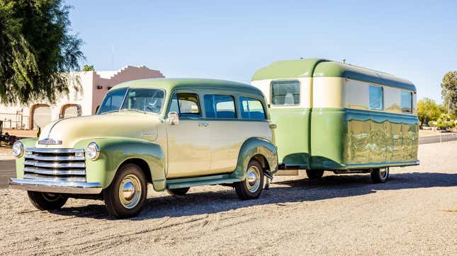 Image for article titled This 1948 Palace Royale Camper Lets You Travel Through Time With Style