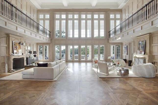 Image for article titled A Peek Inside Jay-Z and Beyoncé&#39;s Many Homes Across the Country