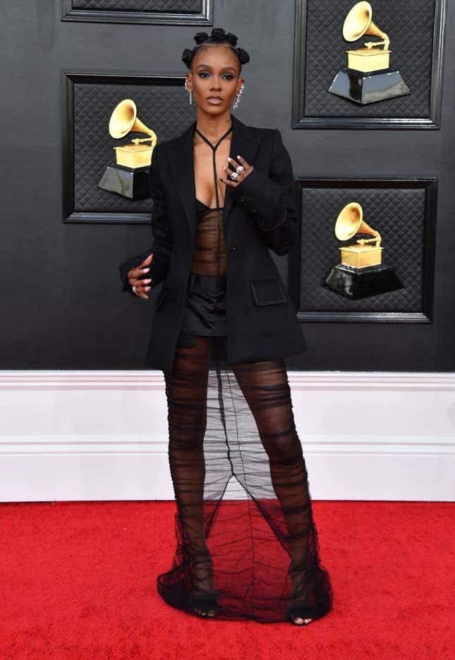 Image for article titled Grammys 2022: Red Carpet Looks