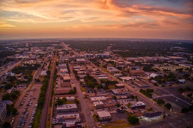 Image for article titled The 5 most diverse major cities in America — and the 5 least