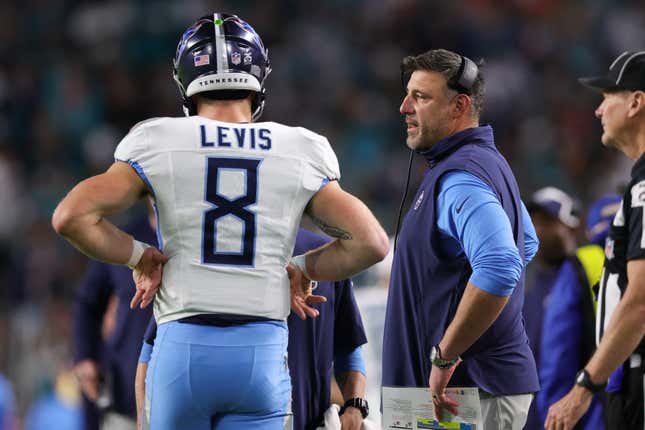 Image for article titled Mike Vrabel wants Will Levis to not try and truck defenders