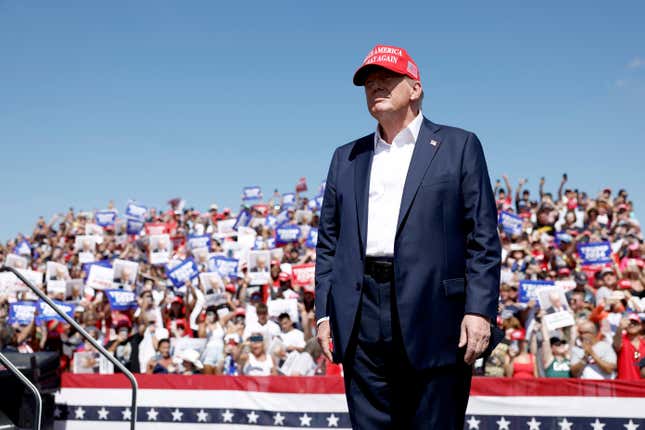 Donald Trump rassemble ses partisans à Greenbrier Farms le 28 juin 2024, à Chesapeake, en Virginie.