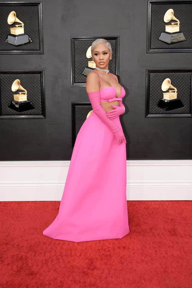 Image for article titled Grammys 2022: Red Carpet Looks