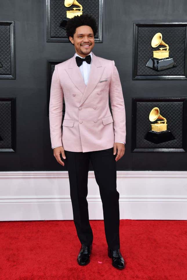 Image for article titled Grammys 2022: Red Carpet Looks