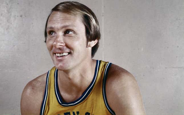 Rick Barry led all scorers with 28 points