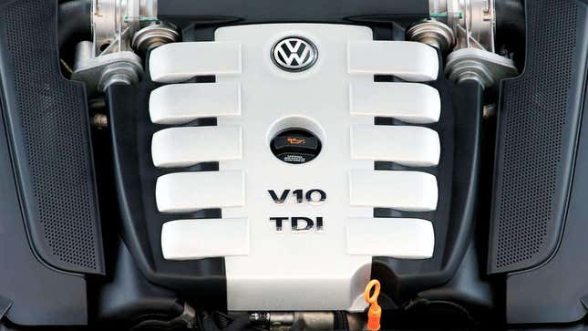 Ein Foto eines VW V10 Dieselmotors. 