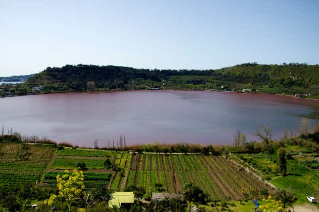 Image for article titled Picturesque Italian Lake Suddenly Turns Blood Red