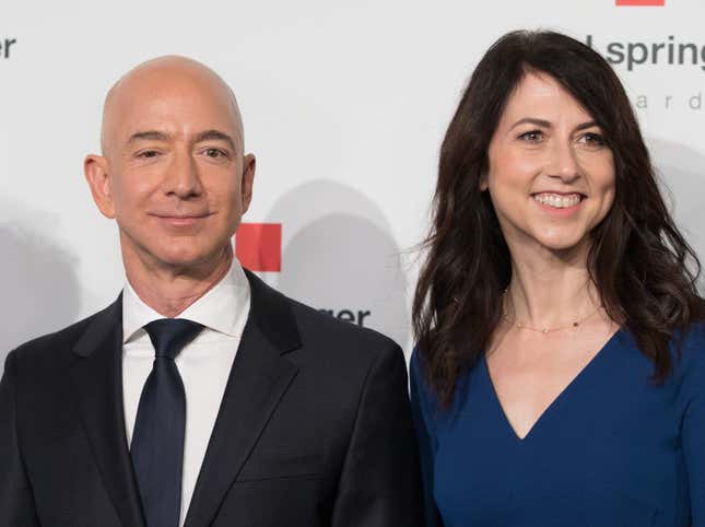 Jeff Bezos, PDG d’Amazon, et son épouse de l’époque, MacKenzie Scott, en 2018.