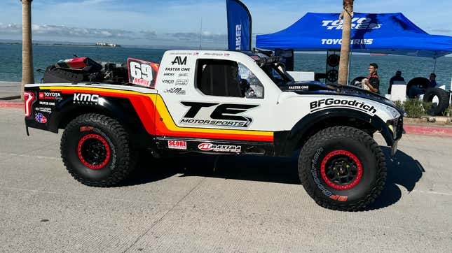 Imagen para el artículo titulado Aquí está todo lo interesante que vi al inicio de la Baja 1000