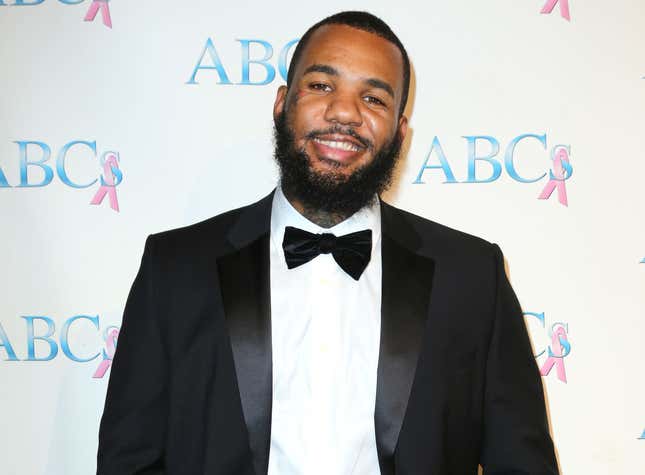 Le rappeur Jayceon Terrell Taylor, alias The Game, participe au 25e gala annuel Talk of The Town Black Tie des Associates for Breast and Prostate Cancer Studios à l’hôtel Beverly Hilton le 22 novembre 2014 à Beverly Hills, en Californie.