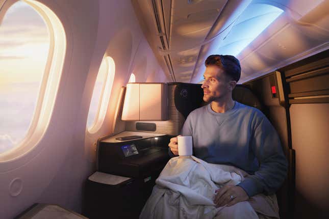 Image for article titled Inside United Airlines&#39; new super-luxury suites: caviar, fancy pajamas, and privacy doors