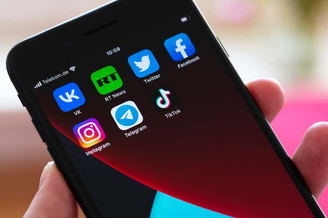 Image for article titled Is It Safe to Talk About Abortion on Facebook? Arrest of Nebraska Mom and Teen Raises Questions