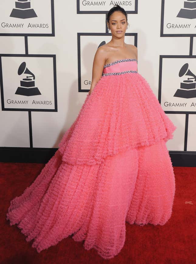 Image for article titled 20 of the Most Memorable Grammy Looks of All Time