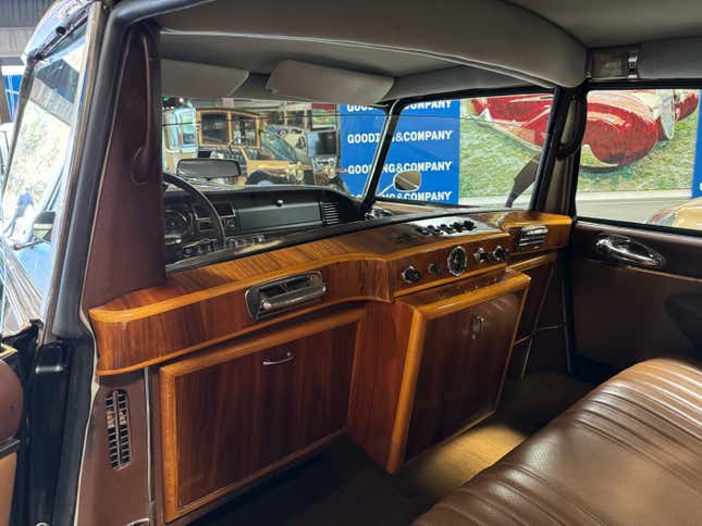 Rear seat of a 1973 Citroën DS23 Pallas