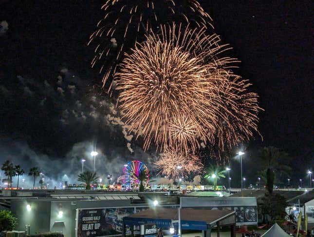 Fuegos artificiales en el Rolex 24